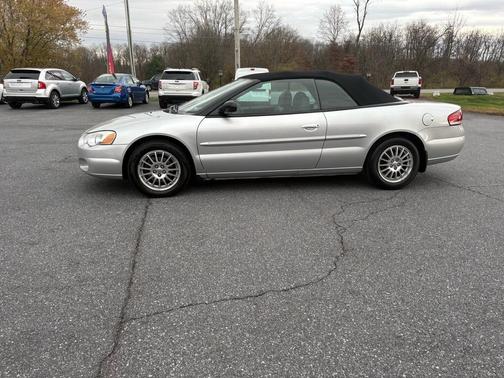 2004 Chrysler Sebring Base