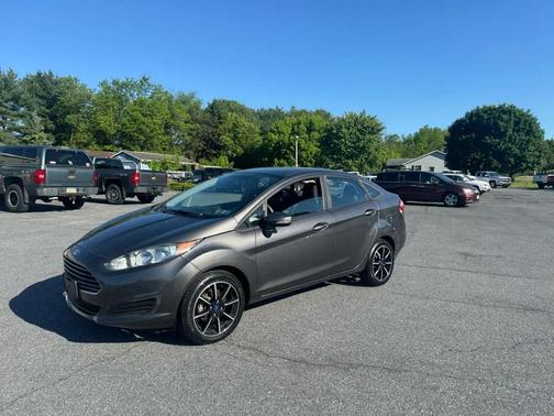 Gray 2016 Ford Fiesta 4dr Sdn SE