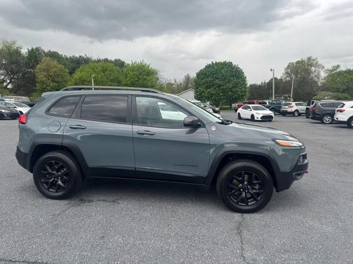 Gray 2015 Jeep Cherokee Trailhawk
