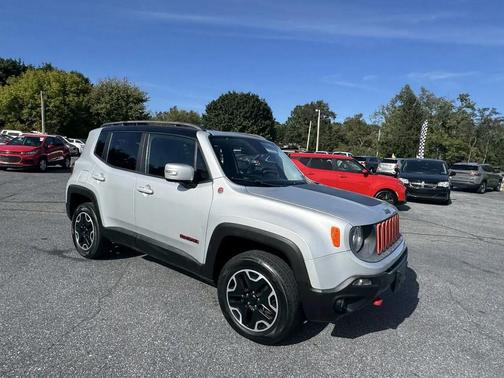 Silver 2015 Jeep Renegade Trailhawk