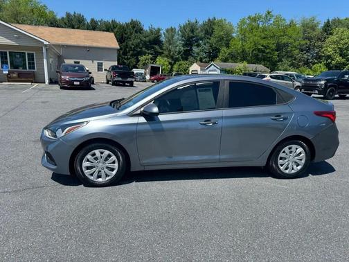 Gray 2019 Hyundai Accent SE Sedan Auto