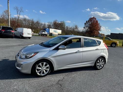 2012 Hyundai Accent SE