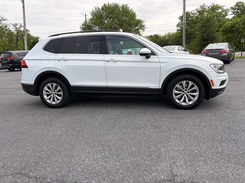 White 2018 Volkswagen Tiguan 2.0T SE 4MOTION