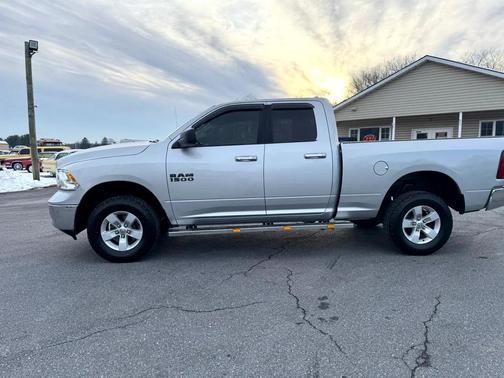 2017 RAM 1500 SLT