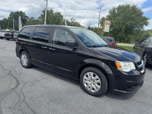 Black 2019 Dodge Grand Caravan SE