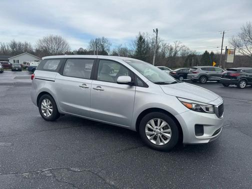 2017 Kia Sedona L