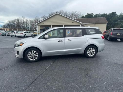 2017 Kia Sedona L