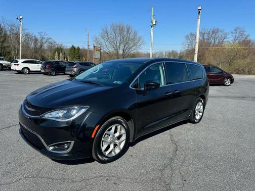 Black 2019 Chrysler Pacifica Touring Plus