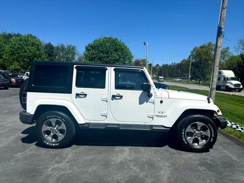 2016 Jeep Wrangler Unlimited Sahara