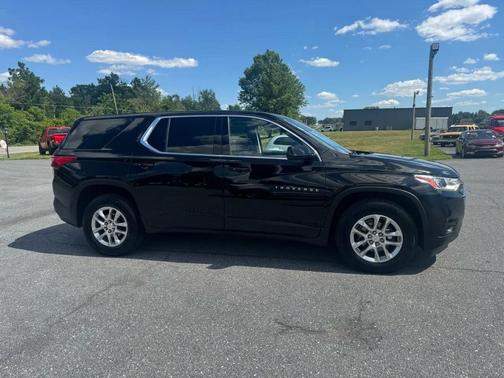 Black 2020 Chevrolet Traverse LS