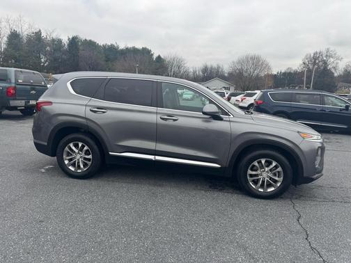 2019 Hyundai SANTA FE SE 2.4