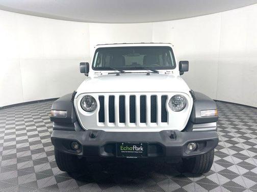 Photo 2 of 32 of 2018 Jeep Wrangler Unlimited Sport