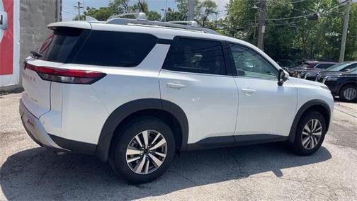 2025 Nissan Pathfinder SL 4WD