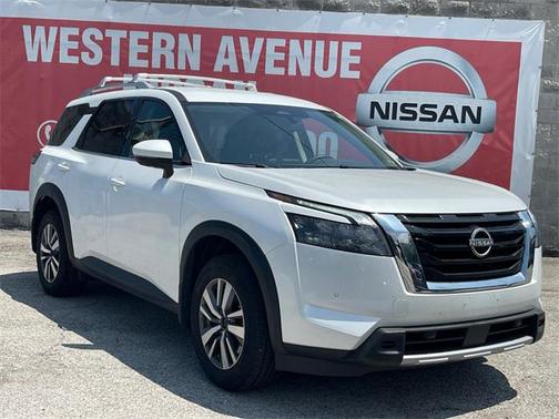 2025 Nissan Pathfinder SL 4WD