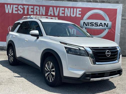 2025 Nissan Pathfinder SL 4WD