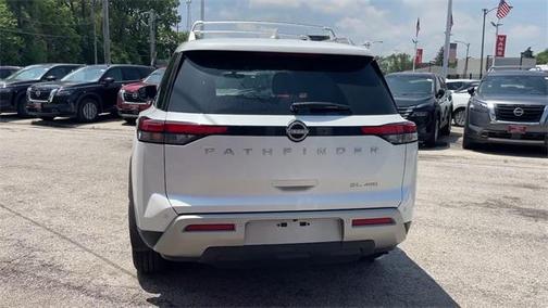 2025 Nissan Pathfinder SL 4WD