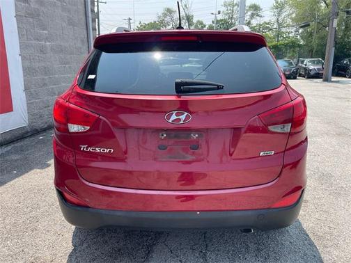 2015 Hyundai TUCSON SE