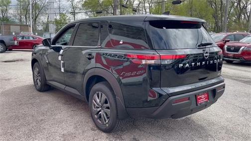 2025 Nissan Pathfinder S 4WD