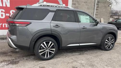 2025 Nissan Pathfinder Platinum 4WD