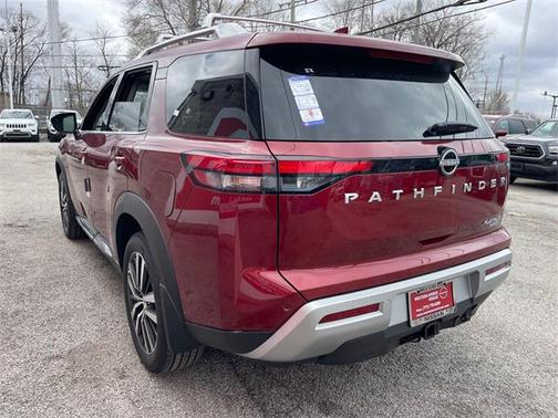 2025 Nissan Pathfinder Platinum 4WD