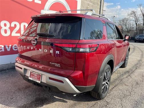 2025 Nissan Pathfinder Platinum 4WD