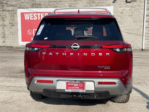 2025 Nissan Pathfinder Platinum 4WD