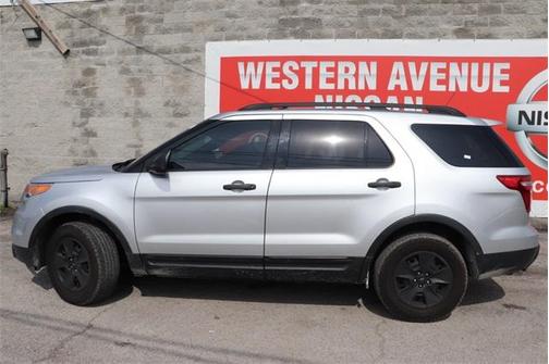 Photo 2 of 21 of 2013 Ford Explorer Base
