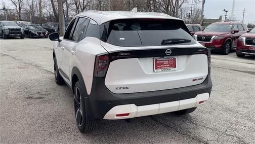 2025 Nissan Kicks SR