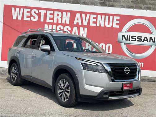 2025 Nissan Pathfinder SL FWD