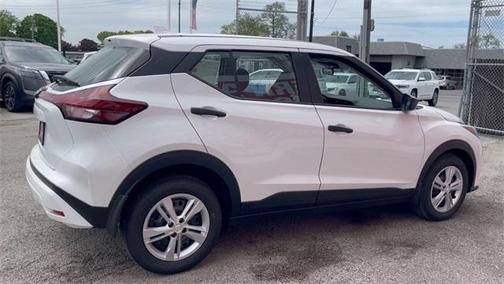 2025 Nissan Kicks S