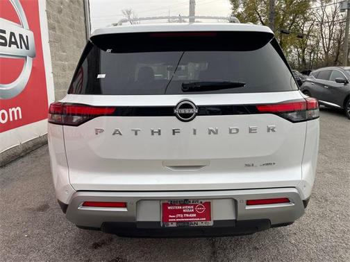 2025 Nissan Pathfinder SL 4WD