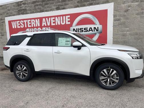 2025 Nissan Pathfinder SL 4WD