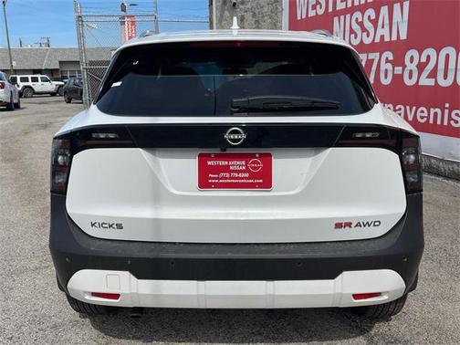 2025 Nissan Kicks SR