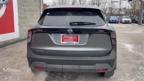 2025 Nissan Kicks SR