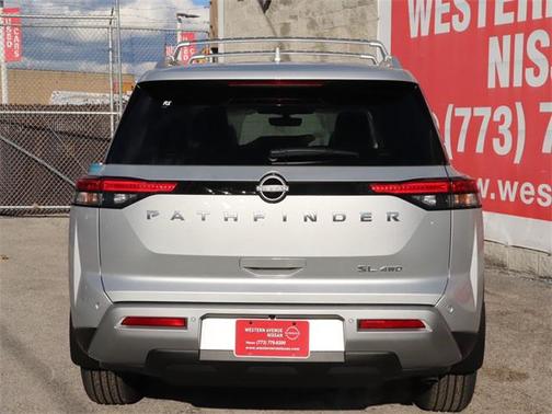 2025 Nissan Pathfinder SL 4WD