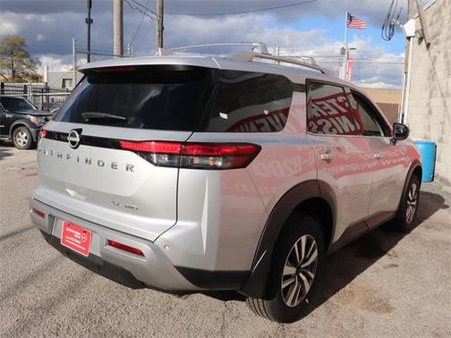 2025 Nissan Pathfinder SL 4WD