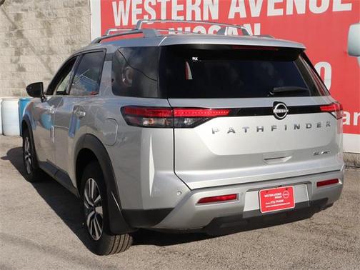 2025 Nissan Pathfinder SL 4WD