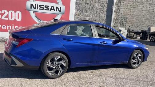 2025 Hyundai ELANTRA SEL