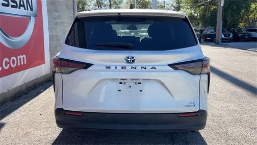 2023 Toyota Sienna XLE