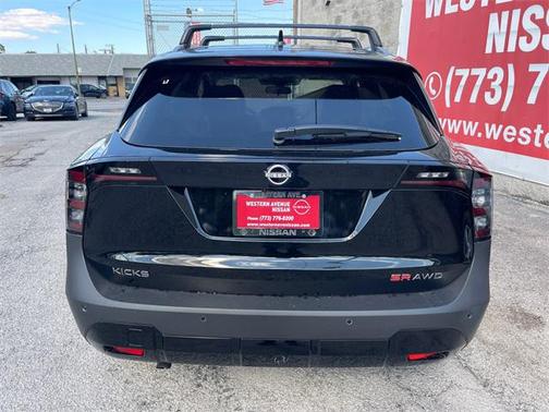 2025 Nissan Kicks SR