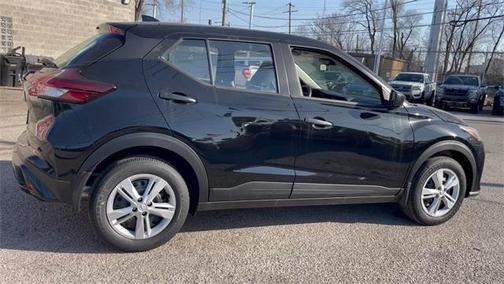 2025 Nissan Kicks S