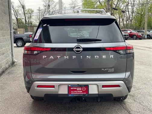 2025 Nissan Pathfinder Platinum 4WD