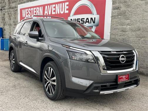 2025 Nissan Pathfinder Platinum 4WD