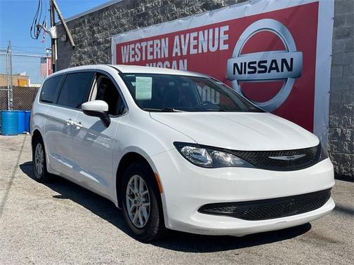 2022 Chrysler Voyager LX