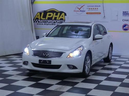 2015 INFINITI Q40 Base