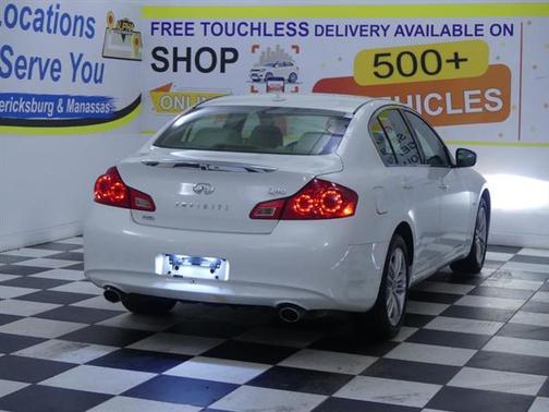 2015 INFINITI Q40 Base