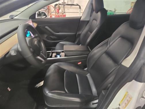 Pearl White Multi-Coat 2019 Tesla Model 3 Performance