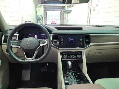 2022 Volkswagen Atlas 3.6L SE w/Technology