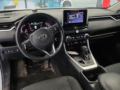 Ice Cap 2023 Toyota RAV4 XLE