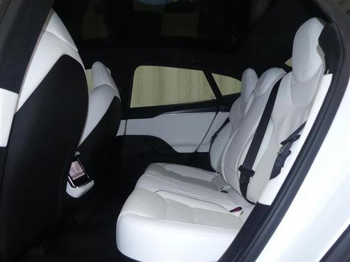 2022 Tesla Model S Plaid
